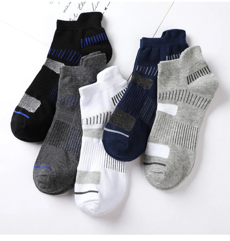 5 Pairs of Men's Sweat Absorbing Basketball Socks